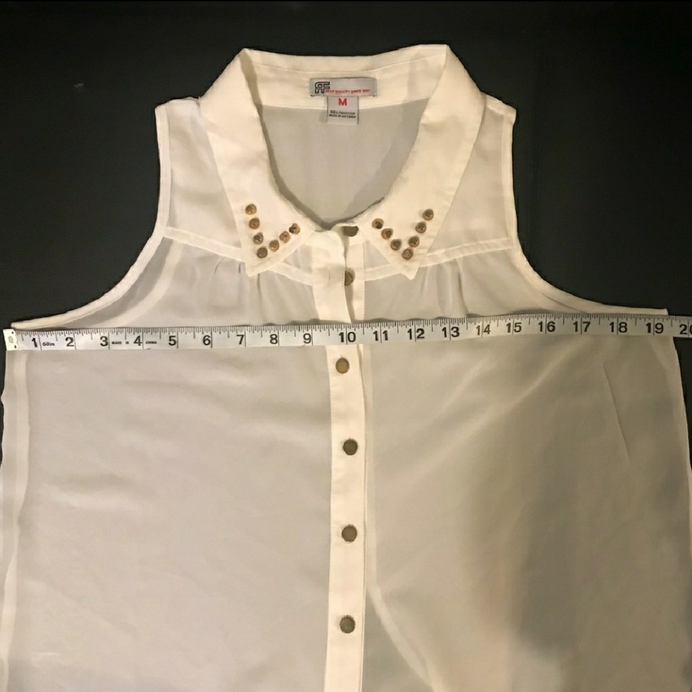 Sleeveless button down blouse - Picture 5 of 6